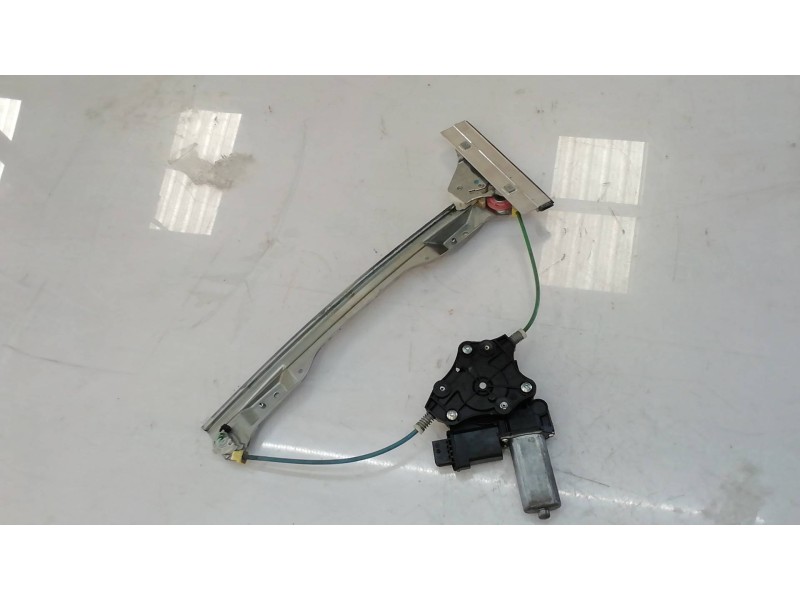Recambio de elevalunas delantero derecho para opel corsa d enjoy referencia OEM IAM 72005001 72005001 72005001