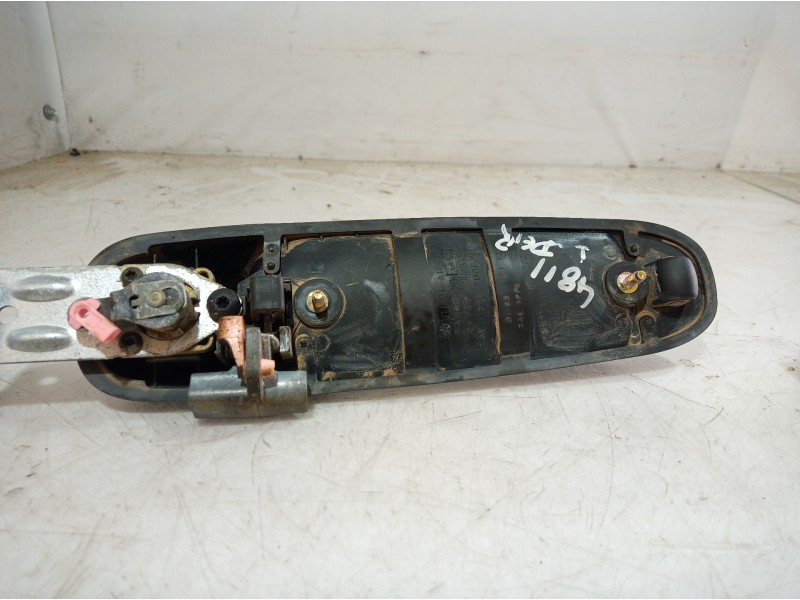 Recambio de maneta exterior delantera derecha para jeep cherokee (kj) 2.5 crd básico referencia OEM IAM 55360332 55360332 553603