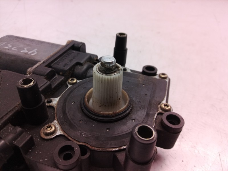 Recambio de motor elevalunas delantero derecho para audi a4 berlina (b5) 1.9 tdi referencia OEM IAM 114181101 114181101 11418110