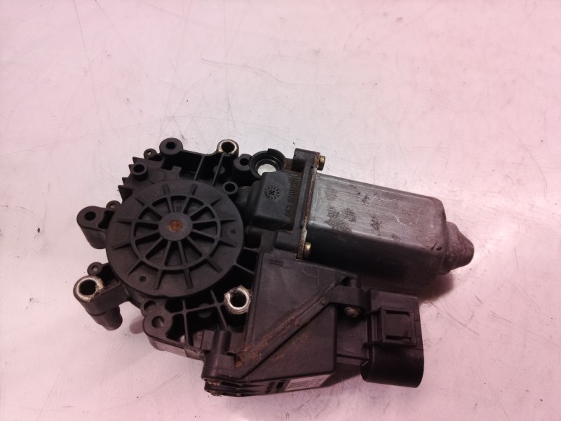 Recambio de motor elevalunas delantero derecho para audi a4 berlina (b5) 1.9 tdi referencia OEM IAM 114181101 114181101 11418110