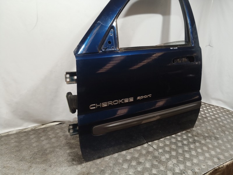 Recambio de puerta delantera izquierda para jeep cherokee (kj) 2.5 crd básico referencia OEM IAM 55176891AI 55176891AI 55176891A