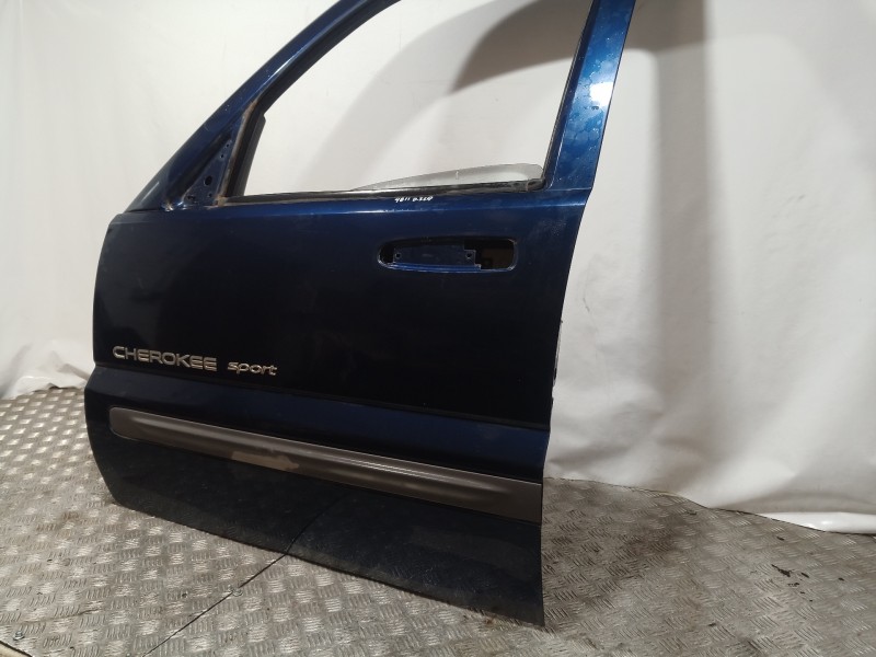 Recambio de puerta delantera izquierda para jeep cherokee (kj) 2.5 crd básico referencia OEM IAM 55176891AI 55176891AI 55176891A