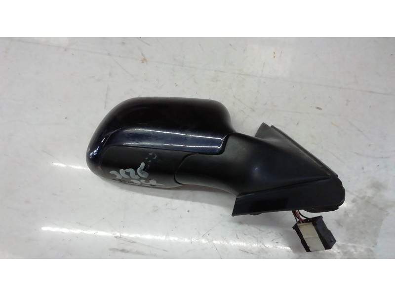 Recambio de retrovisor derecho para audi a4 berlina (b5) referencia OEM IAM 8D0857544 8D0857544 E1010595