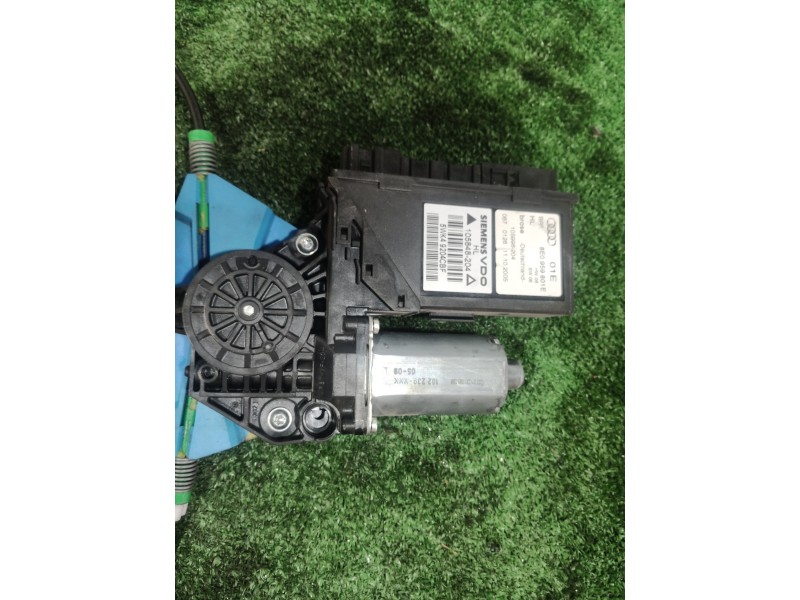 Recambio de elevalunas trasero izquierdo para audi a4 avant (8e) referencia OEM IAM 8E0959801E 0130821767 