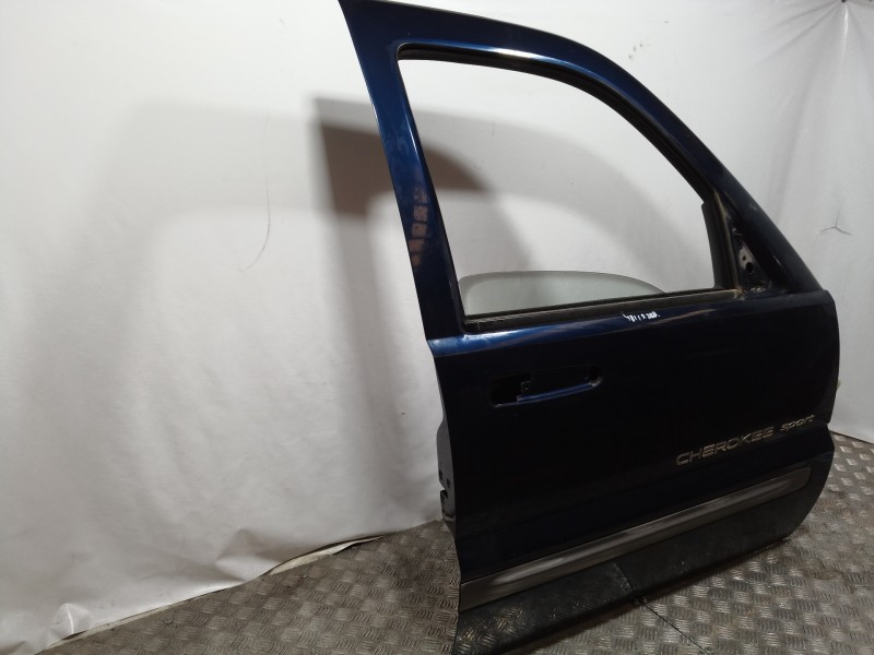 Recambio de puerta delantera derecha para jeep cherokee (kj) 2.5 crd básico referencia OEM IAM 55176890AI 55176890AI 55176890AI