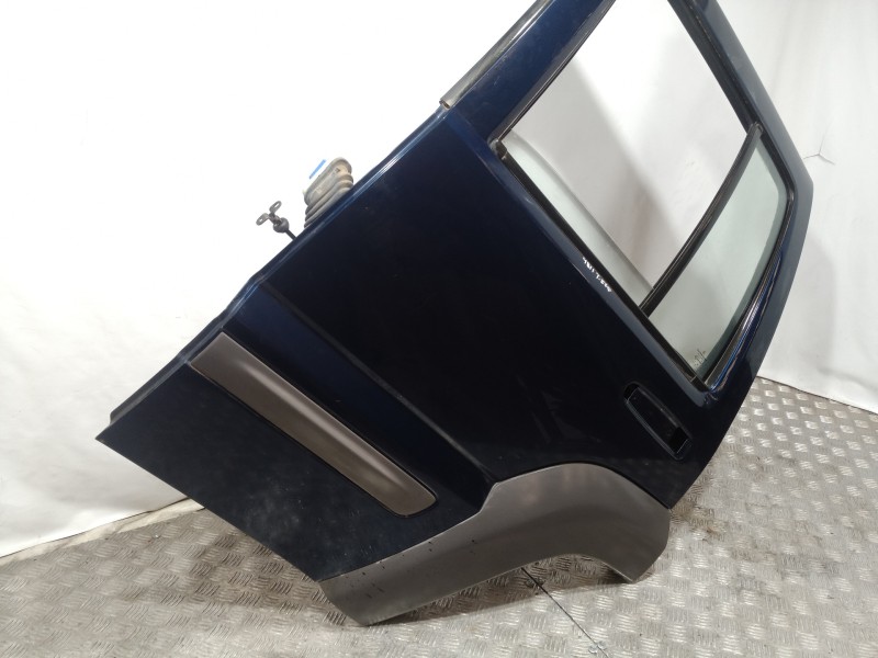 Recambio de puerta trasera izquierda para jeep cherokee (kj) 2.5 crd básico referencia OEM IAM 55176907AI 55176907AI 55176907