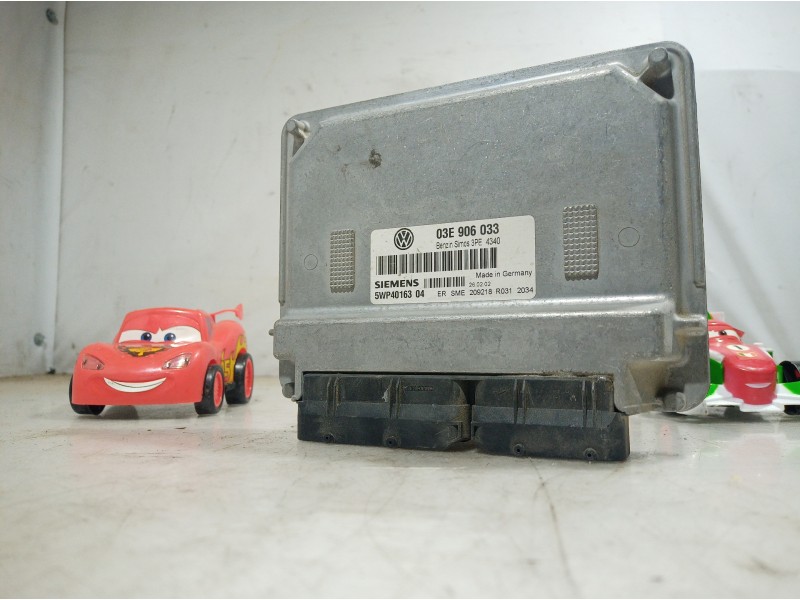 Recambio de centralita motor uce para volkswagen polo (9n1) conceptline referencia OEM IAM 03E906033 03E906033 03E906033
