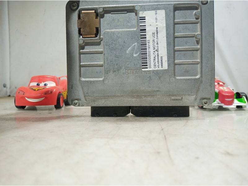Recambio de centralita motor uce para volkswagen polo (9n1) conceptline referencia OEM IAM 03E906033 03E906033 03E906033