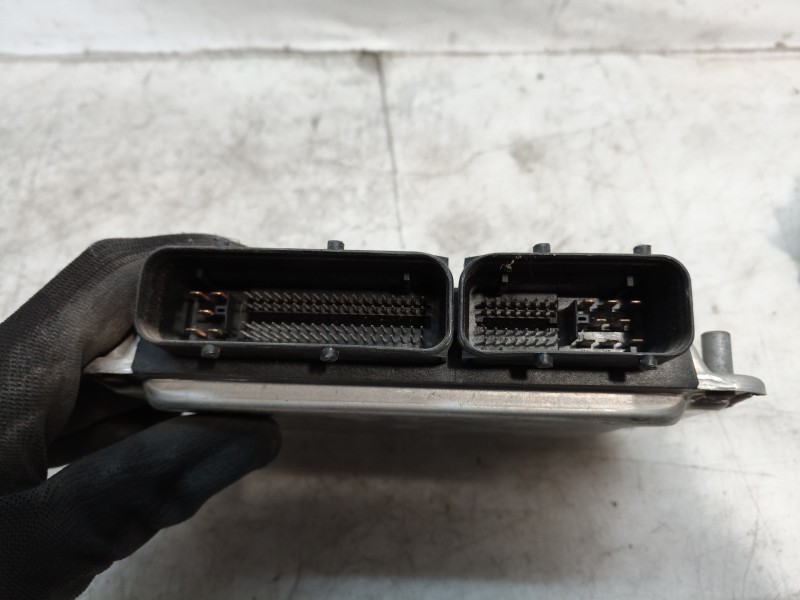 Recambio de centralita motor uce para seat ibiza (6l1) stella referencia OEM IAM 038906012EM  038906012EM