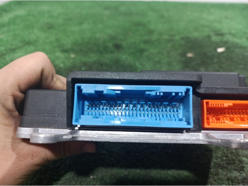 Recambio de centralita airbag para volvo v50 familiar 2.4 kinetic referencia OEM IAM 8697679 8697679 00001393B1