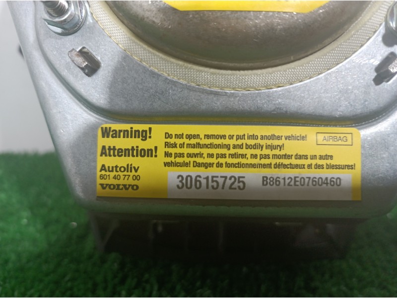Recambio de airbag volante para volvo v50 familiar 2.4 kinetic referencia OEM IAM 30615725 B8612E0760460 601407700
