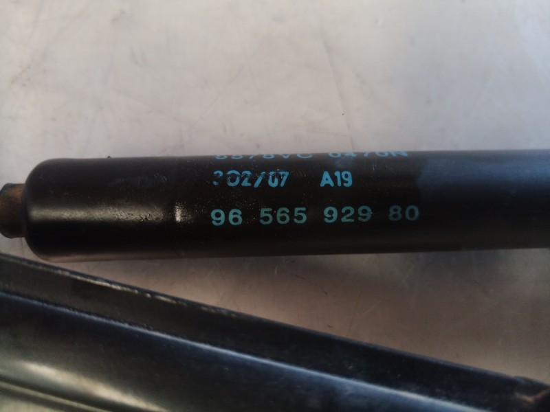 Recambio de amortiguadores maletero / porton para peugeot 407 sport referencia OEM IAM 9656592980 9656592980 9656592980