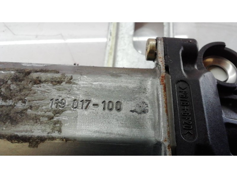 Recambio de elevalunas trasero izquierdo para mercedes-benz clase m (w163) 270 cdi (163.113) referencia OEM IAM 119017100 119017