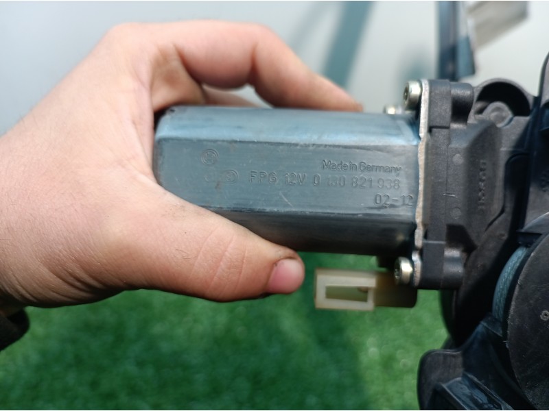 Recambio de elevalunas delantero izquierdo para ford fusion (cbk) referencia OEM IAM 0130821938 0130821938 0130821938