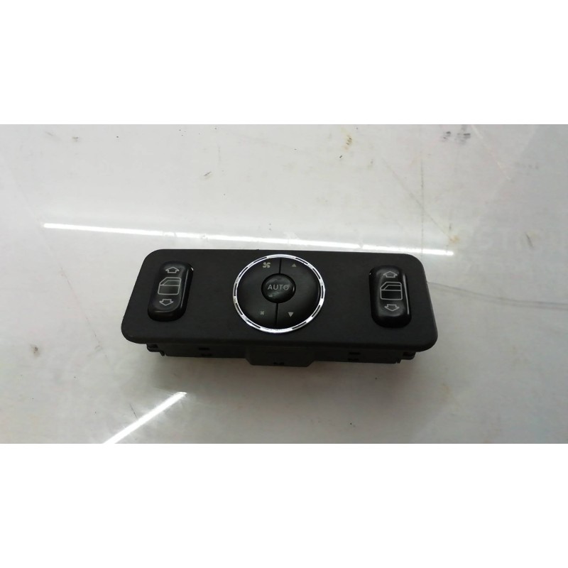 Recambio de mando elevalunas trasero derecho para mercedes-benz clase m (w163) 270 cdi (163.113) referencia OEM IAM A1638200326 