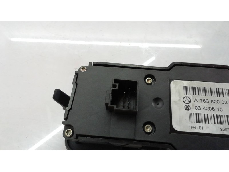 Recambio de mando elevalunas trasero derecho para mercedes-benz clase m (w163) 270 cdi (163.113) referencia OEM IAM A1638200326 