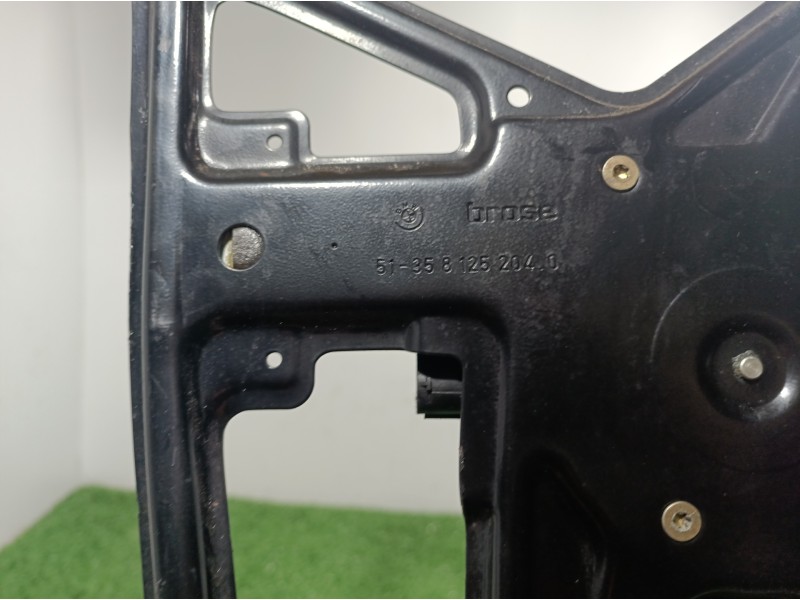 Recambio de elevalunas trasero derecho para bmw serie 7 (e38) 730il referencia OEM IAM 81252040 81252040 81252040