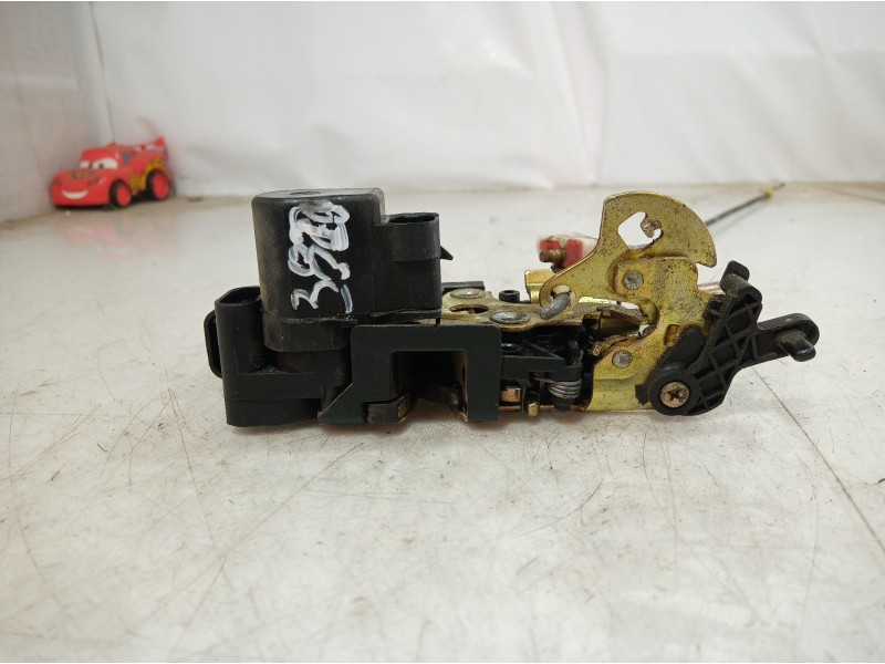 Recambio de cerradura puerta trasera izquierda para ssangyong rexton 270 xdi limited referencia OEM IAM   