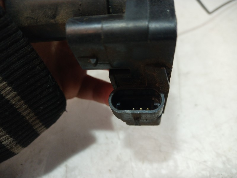 Recambio de cerradura puerta trasera izquierda para ssangyong rexton 270 xdi limited referencia OEM IAM   