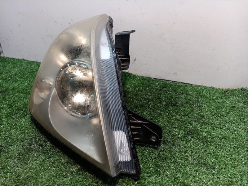 Recambio de faro derecho para ssangyong rexton 270 xdi limited referencia OEM IAM   