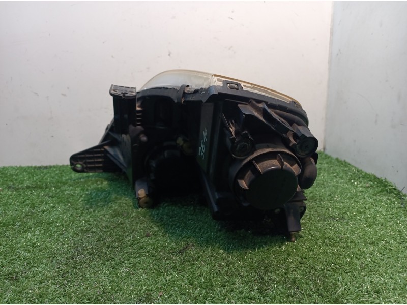 Recambio de faro derecho para ssangyong rexton 270 xdi limited referencia OEM IAM   