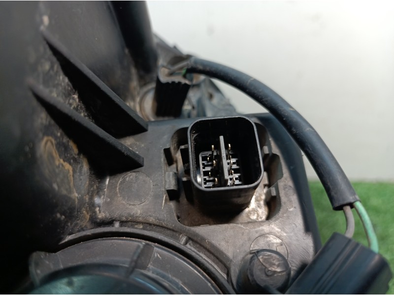 Recambio de faro derecho para ssangyong rexton 270 xdi limited referencia OEM IAM   