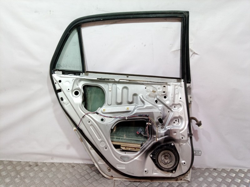 Recambio de puerta trasera izquierda para toyota corolla (e12) referencia OEM IAM   
