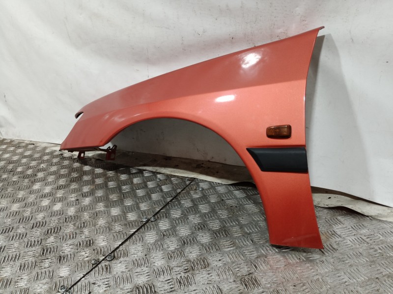 Recambio de aleta delantera izquierda para peugeot 306 cabriolet (s2) 2.0 referencia OEM IAM   