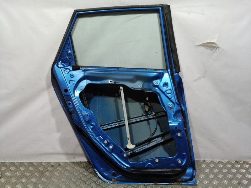 Recambio de puerta trasera izquierda para mazda 2 berlina (dy) referencia OEM IAM   