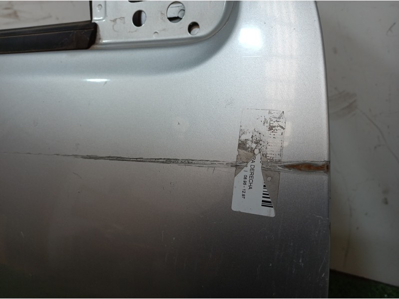 Recambio de puerta delantera derecha para ford fiesta berlina básico referencia OEM IAM   