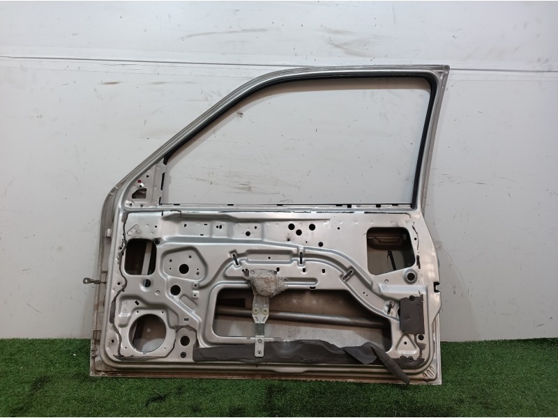 Recambio de puerta delantera derecha para ford fiesta berlina básico referencia OEM IAM   