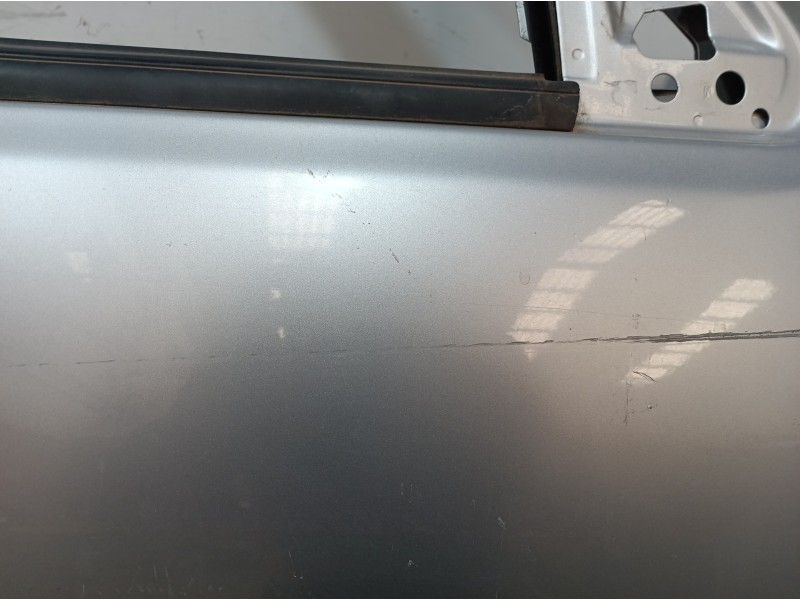 Recambio de puerta delantera derecha para ford fiesta berlina básico referencia OEM IAM   