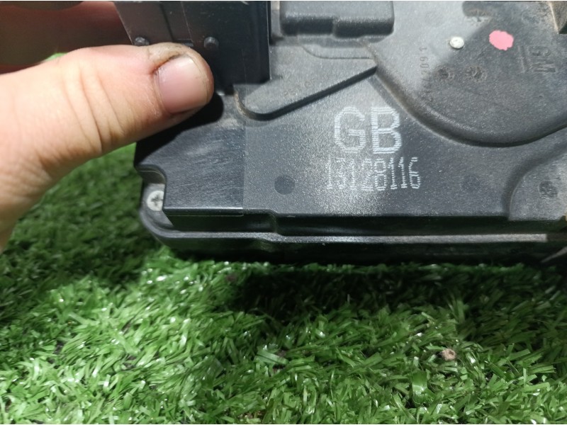 Recambio de cerradura puerta trasera derecha para volkswagen passat berlina (3b2) comfortline referencia OEM IAM 13128116 131281