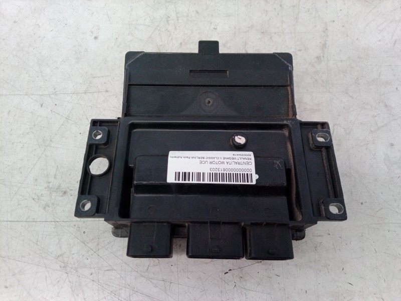 Recambio de centralita motor uce para renault megane ii classic berlina pack authentique referencia OEM IAM 8200334419 820033441