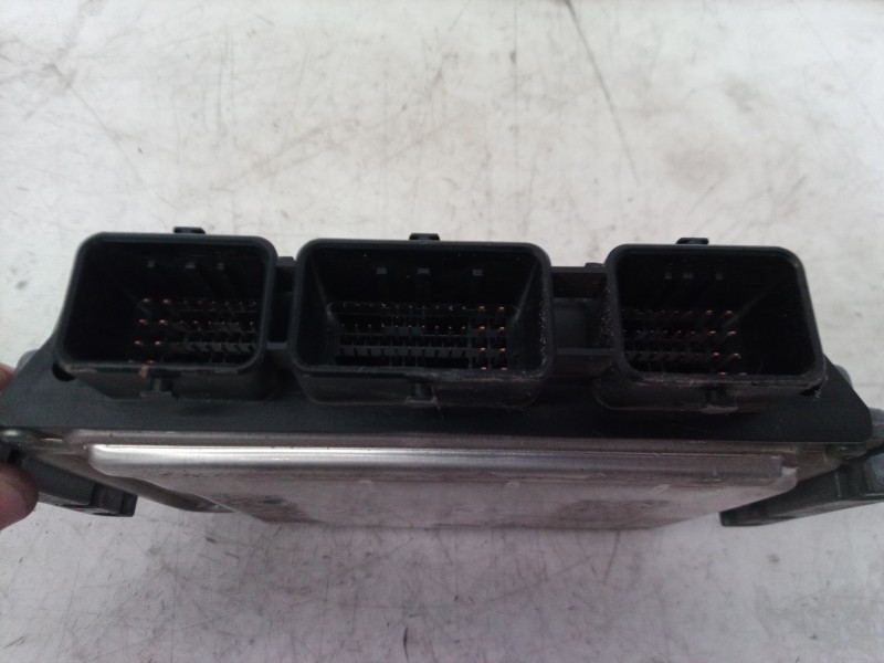 Recambio de centralita motor uce para peugeot 407 referencia OEM IAM 0281011633 0281011633 9658274680