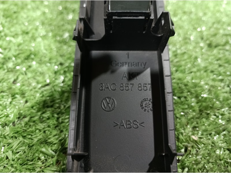 Recambio de mando elevalunas delantero derecho para volkswagen passat lim. (362) exclusive bluemotion referencia OEM IAM 3AC8578