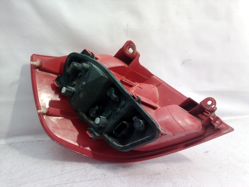 Recambio de piloto trasero derecho para renault clio iii 1.5 dci diesel referencia OEM IAM   