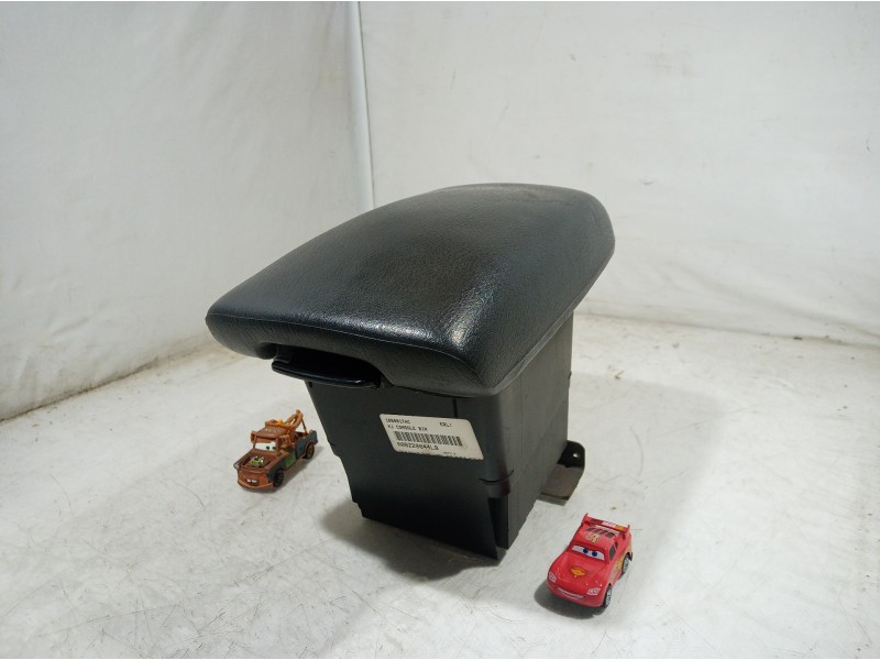 Recambio de apoyabrazos central para jeep cherokee (kj) 2.5 crd básico referencia OEM IAM   