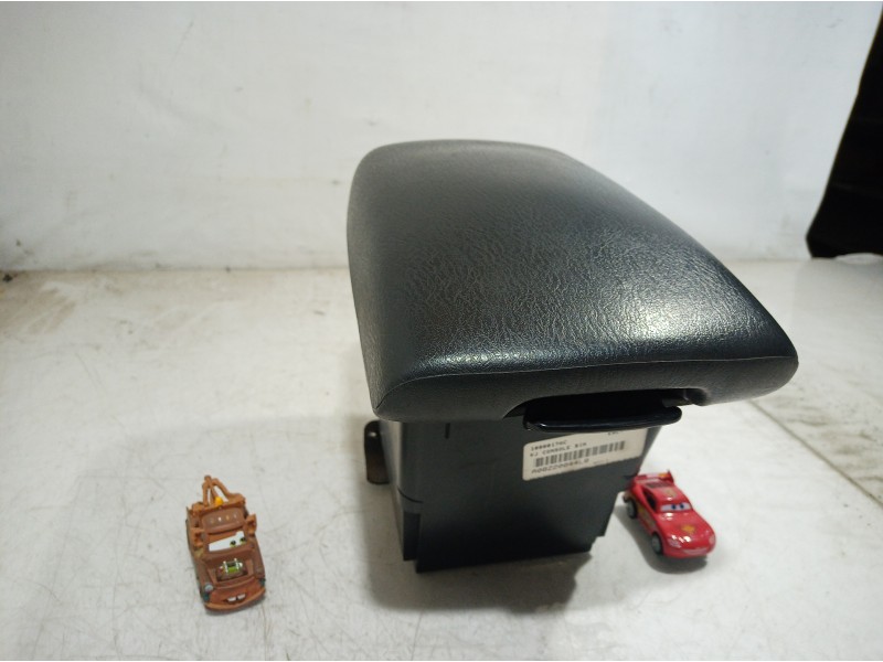 Recambio de apoyabrazos central para jeep cherokee (kj) 2.5 crd básico referencia OEM IAM   