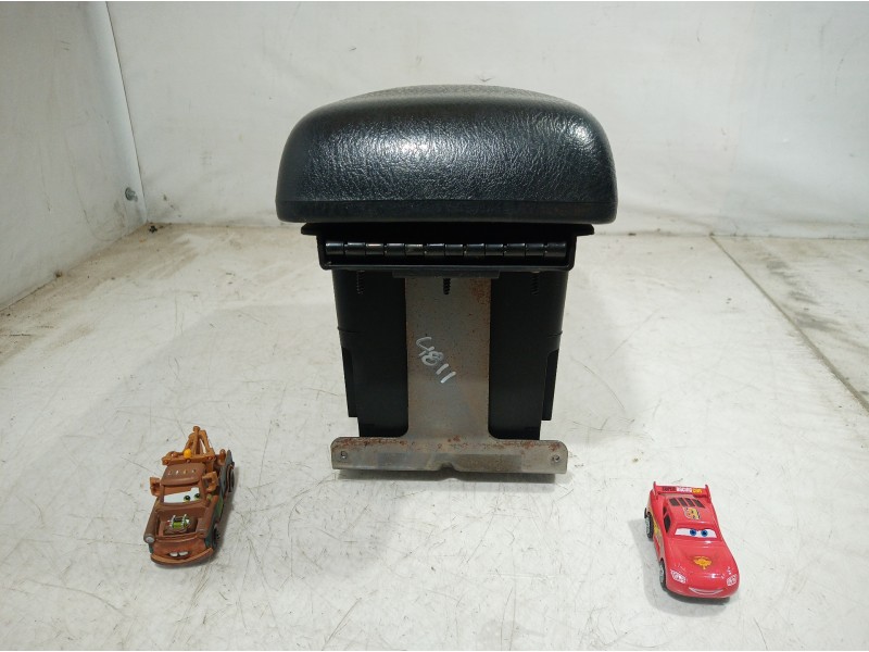 Recambio de apoyabrazos central para jeep cherokee (kj) 2.5 crd básico referencia OEM IAM   