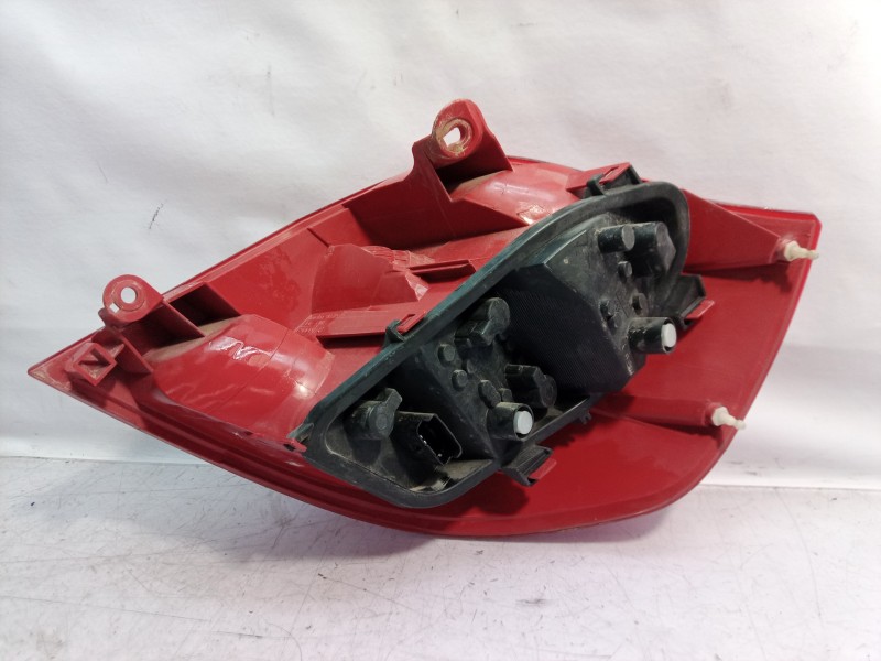 Recambio de piloto trasero izquierdo para renault clio iii 1.5 dci diesel referencia OEM IAM   