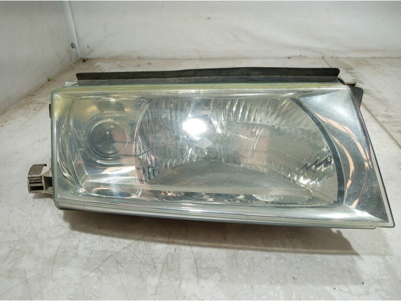 Recambio de faro derecho para skoda octavia berlina (1u2) elegance referencia OEM IAM 1U1941016 1U1941016 1U1941016