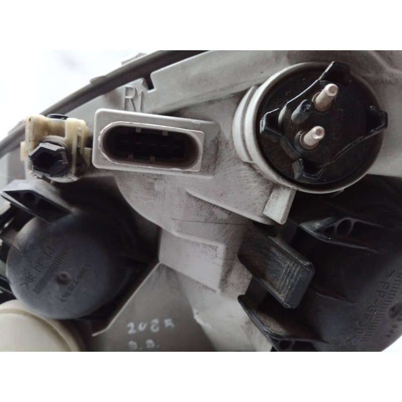 Recambio de faro derecho para mercedes-benz clase a (w168) 160 (168.033) referencia OEM IAM A1688201061 1688201061 1688201061