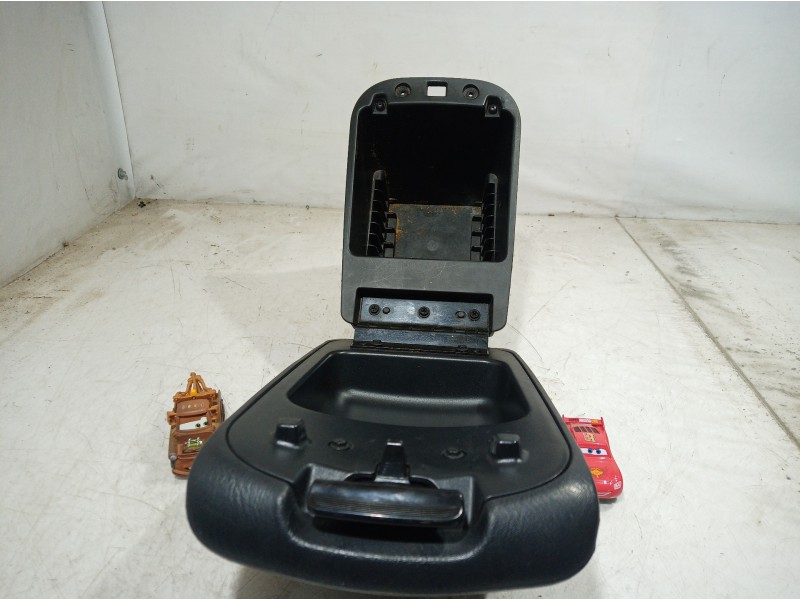 Recambio de apoyabrazos central para jeep cherokee (kj) 2.5 crd básico referencia OEM IAM   