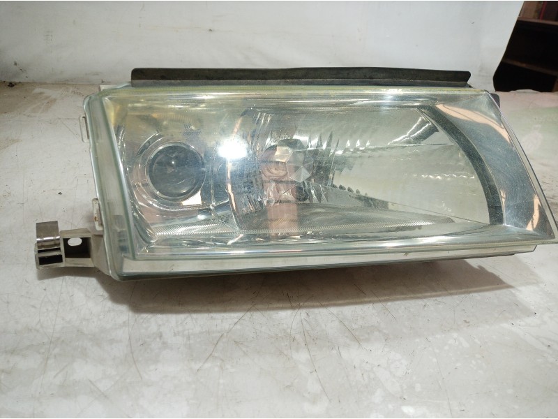 Recambio de faro derecho para skoda octavia berlina (1u2) elegance referencia OEM IAM 1U1941016 1U1941016 1U1941016