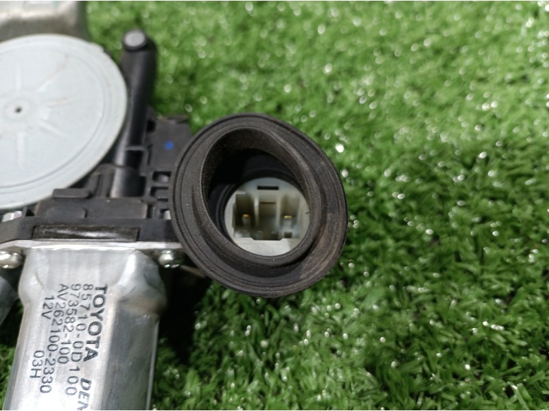 Recambio de elevalunas delantero derecho para toyota yaris (ksp9/scp9/nlp9) básico referencia OEM IAM 857100D100 857100D100 AV26