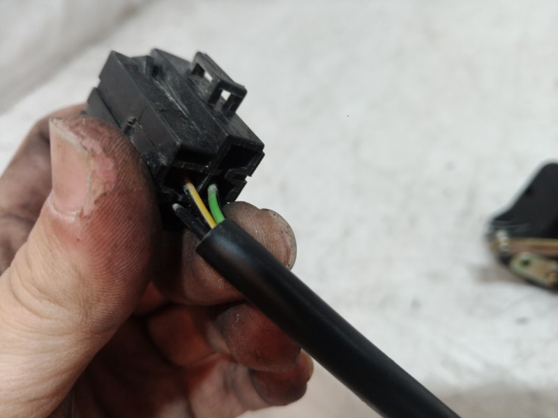 Recambio de cerradura puerta delantera izquierda para volvo serie 940 berlina/familiar 2.3 gle berlina referencia OEM IAM   