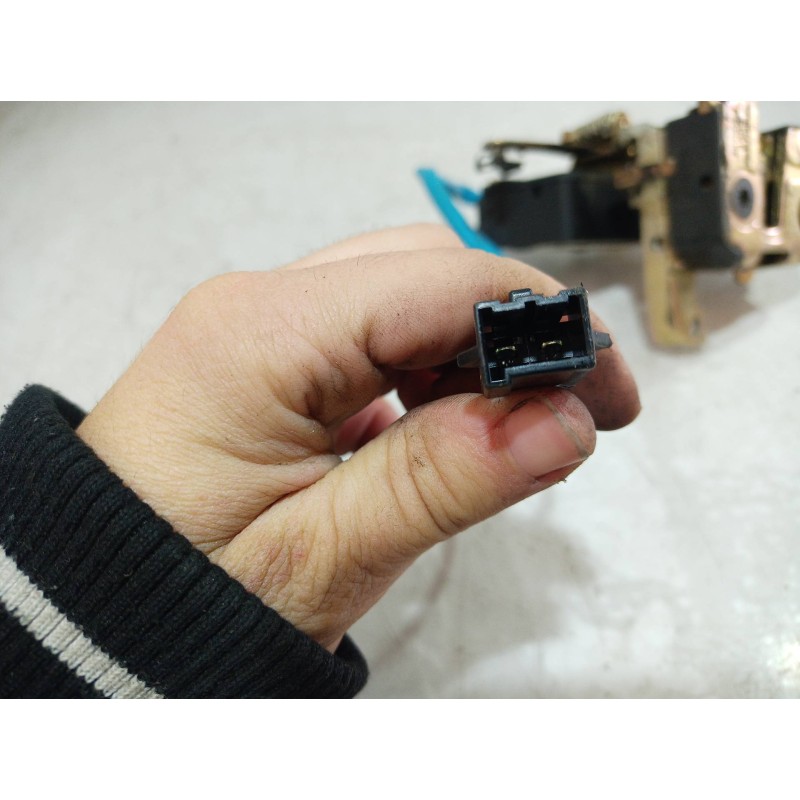 Recambio de cerradura puerta trasera derecha para volvo serie 940 berlina/familiar 2.3 gle berlina referencia OEM IAM 9127554 91