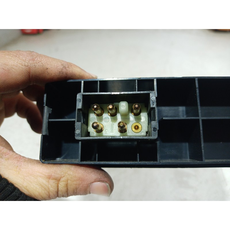 Recambio de mando elevalunas delantero derecho para volvo serie 940 berlina/familiar 2.3 gle berlina referencia OEM IAM 9148406 