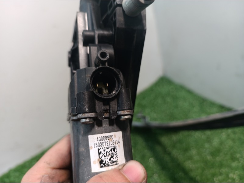 Recambio de elevalunas delantero derecho para peugeot 108 active referencia OEM IAM 430086K0 430086K0 430086K0